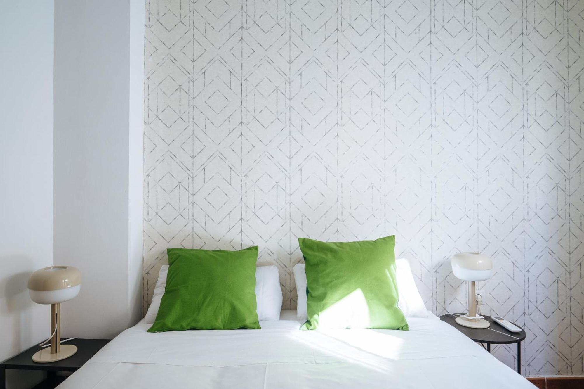 Homeyseville-Lovely Duplex At Santa Cruz 10 Pax, Parking Optional Sevilha Exterior foto